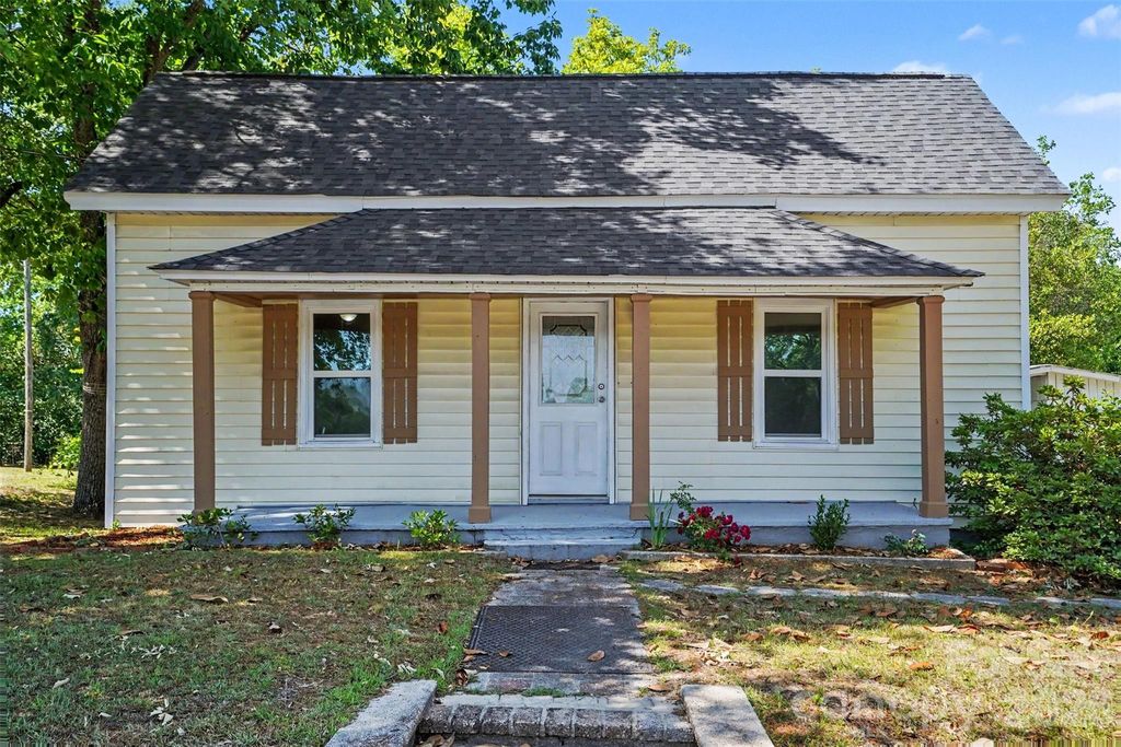 503 E McGregor Street, Pageland, SC 29728
