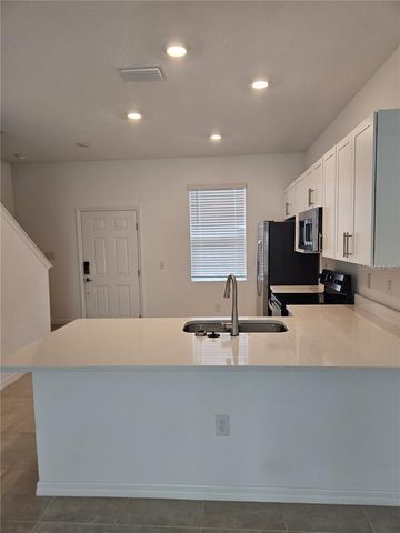 8520 DAYBREAK STREET, Sarasota, FL 34241
