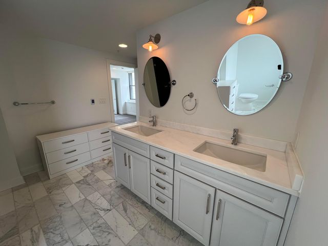 50 W Broad Street, 3502, Columbus, OH 43215