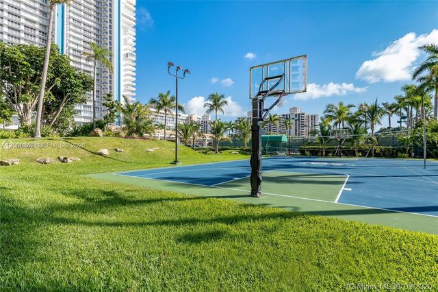 881 Ocean Dr TH12, Key Biscayne, FL 33149