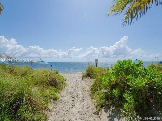 881 Ocean Dr TH12, Key Biscayne, FL 33149
