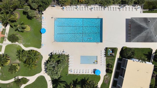 881 Ocean Dr TH12, Key Biscayne, FL 33149