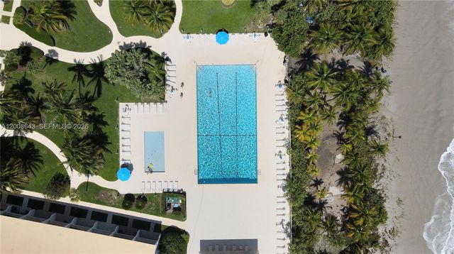 881 Ocean Dr TH12, Key Biscayne, FL 33149