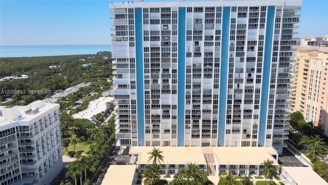 881 Ocean Dr TH12, Key Biscayne, FL 33149