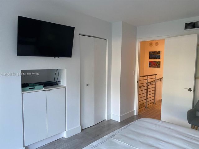 881 Ocean Dr TH12, Key Biscayne, FL 33149