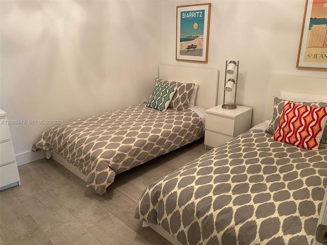 881 Ocean Dr TH12, Key Biscayne, FL 33149