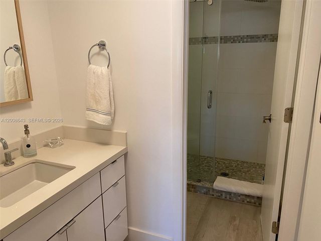 881 Ocean Dr TH12, Key Biscayne, FL 33149
