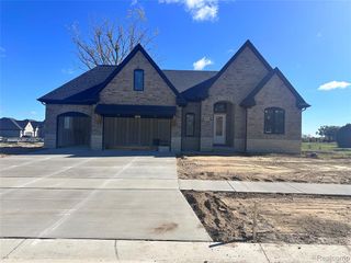 57192 Meadowridge Drive, Washington, MI 48094