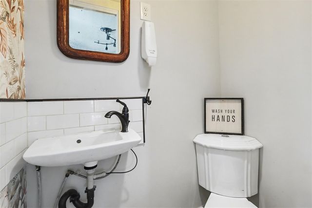 126 E South Street, Vicksburg, MI 49097