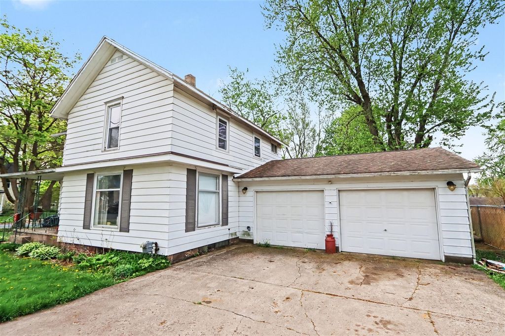 126 E South Street, Vicksburg, MI 49097