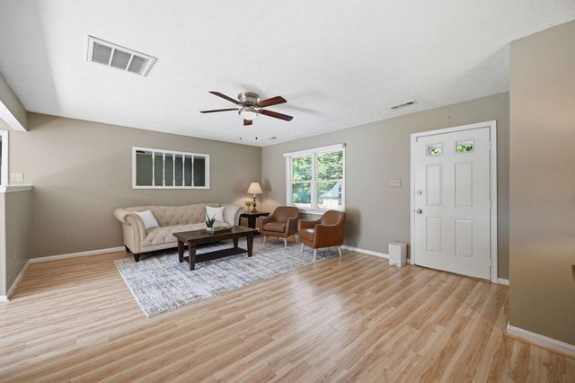 686 ROLLASON DR, Front Royal, VA 22630