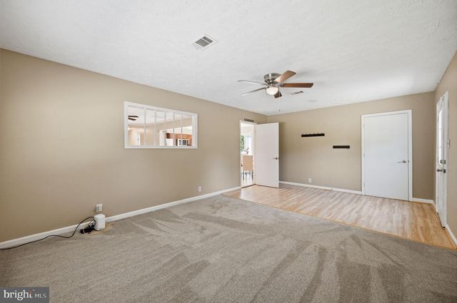 686 ROLLASON DR, Front Royal, VA 22630