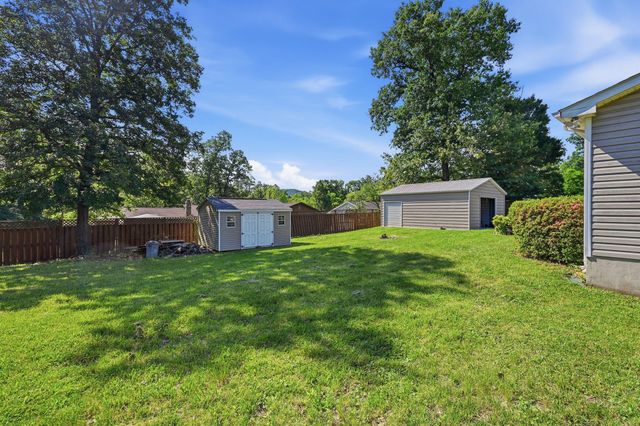 686 ROLLASON DR, Front Royal, VA 22630