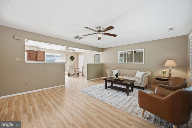 686 ROLLASON DR, Front Royal, VA 22630
