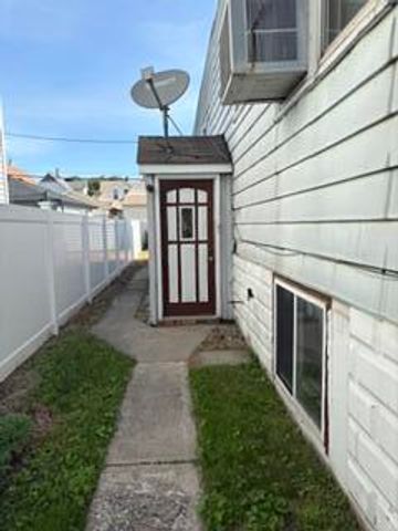 1437 121st Street, Whiting, IN 46394