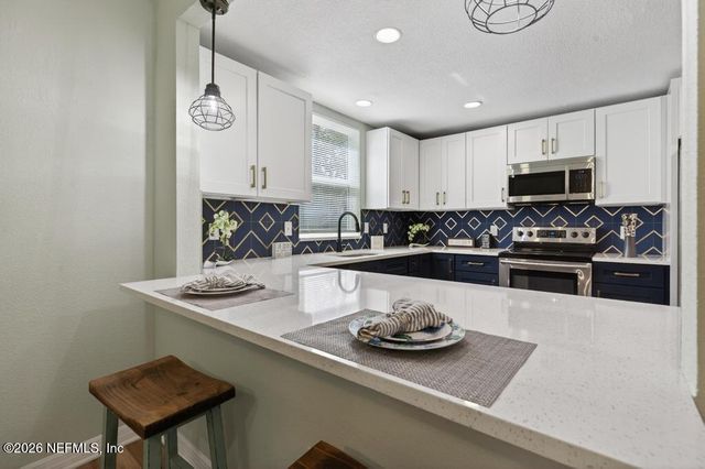 9751 S MACARTHUR Court, Jacksonville, FL 32246