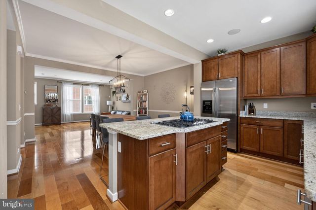 2046 BLUNT LN, Alexandria, VA 22303