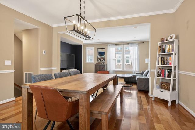 2046 BLUNT LN, Alexandria, VA 22303