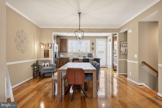 2046 BLUNT LN, Alexandria, VA 22303