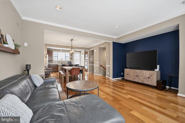 2046 BLUNT LN, Alexandria, VA 22303