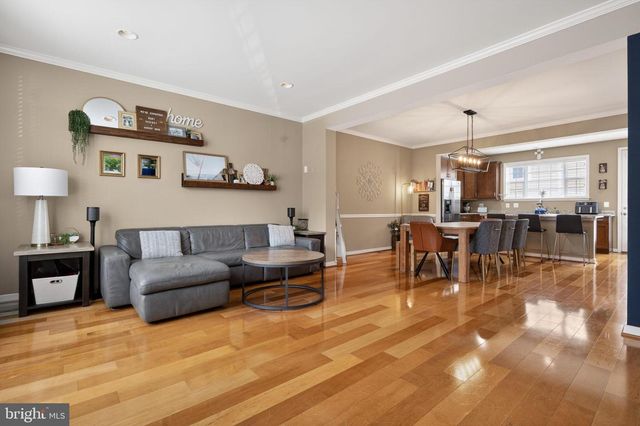 2046 BLUNT LN, Alexandria, VA 22303