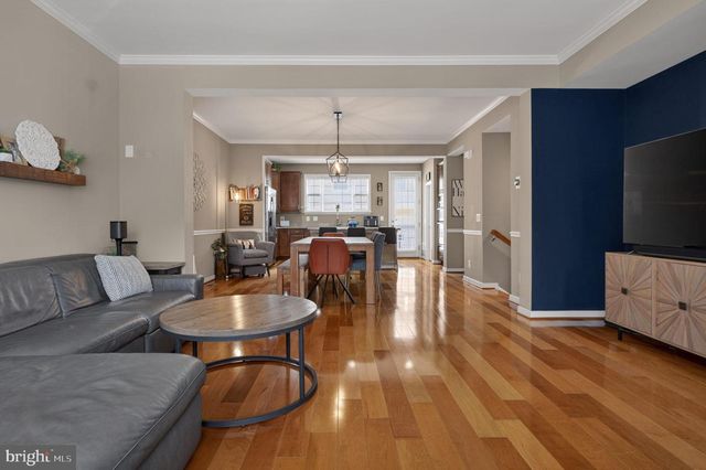 2046 BLUNT LN, Alexandria, VA 22303