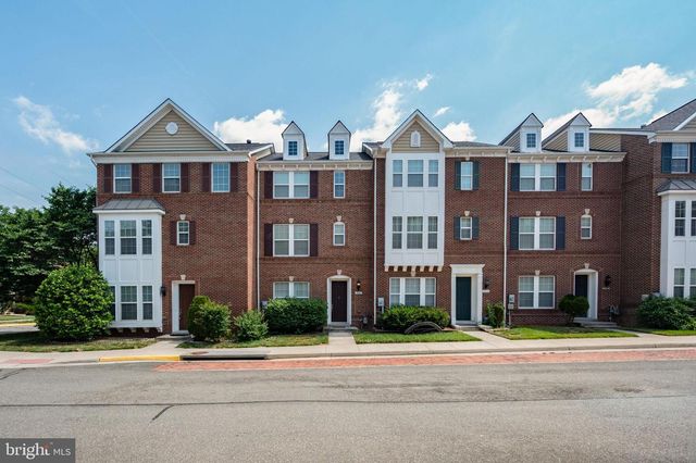 2046 BLUNT LN, Alexandria, VA 22303