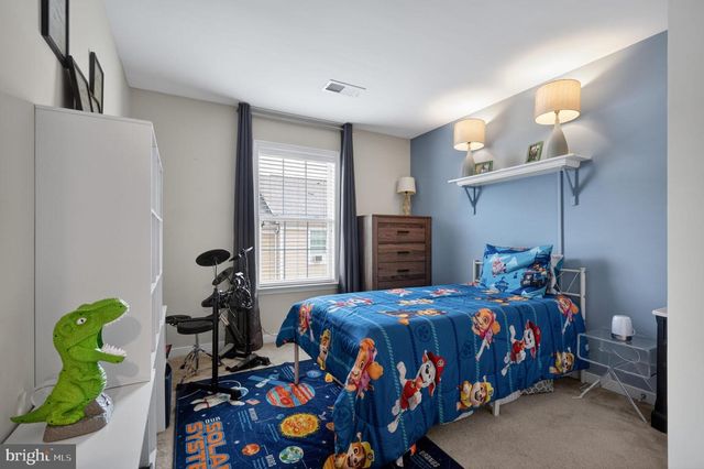 2046 BLUNT LN, Alexandria, VA 22303