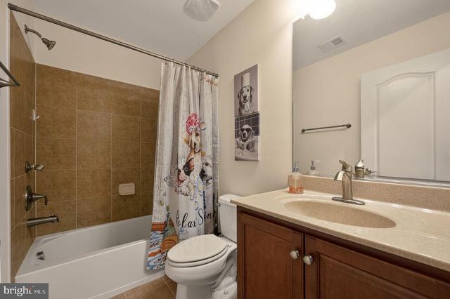2046 BLUNT LN, Alexandria, VA 22303