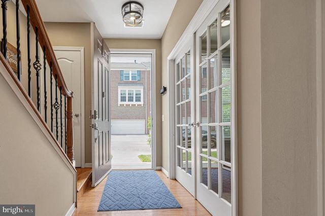 2046 BLUNT LN, Alexandria, VA 22303