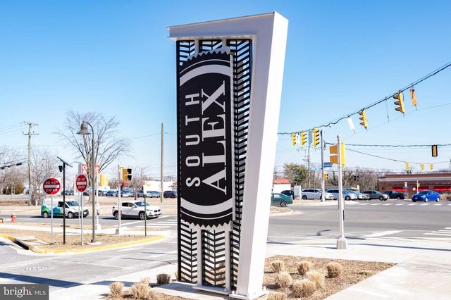 2046 BLUNT LN, Alexandria, VA 22303