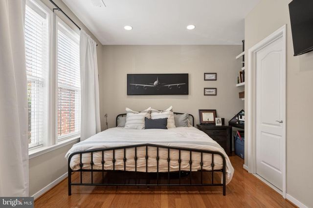 2046 BLUNT LN, Alexandria, VA 22303