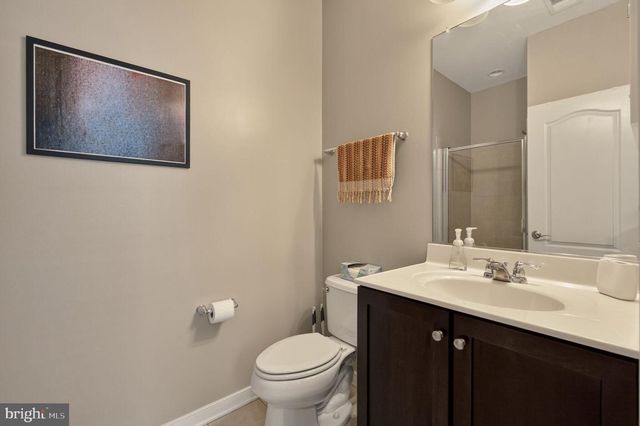 2046 BLUNT LN, Alexandria, VA 22303