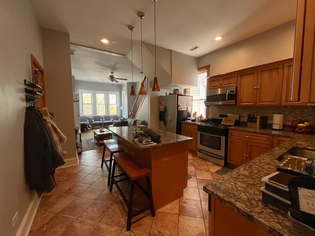 2541 W Cortland Street 3, Chicago, IL 60647