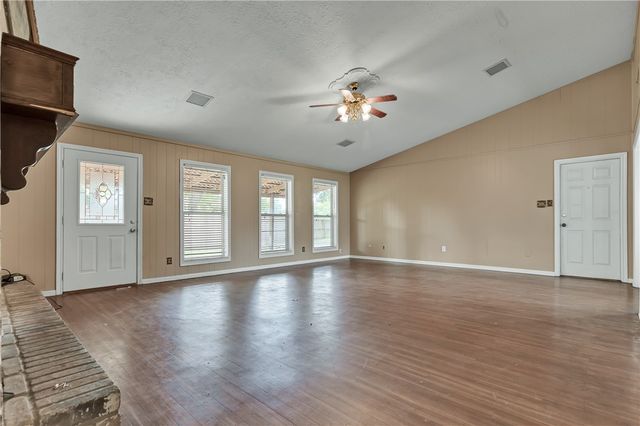 1600 Austin Avenue, College Station, TX 77845