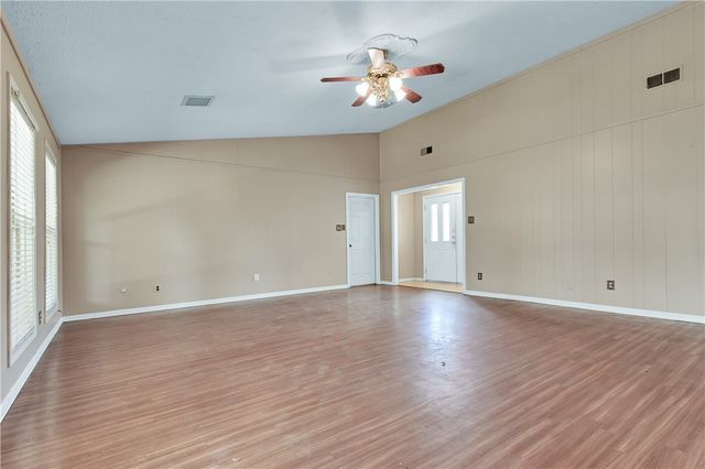 1600 Austin Avenue, College Station, TX 77845