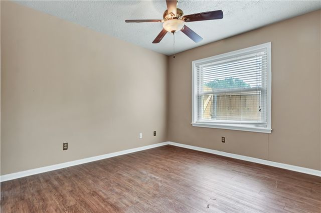 1600 Austin Avenue, College Station, TX 77845