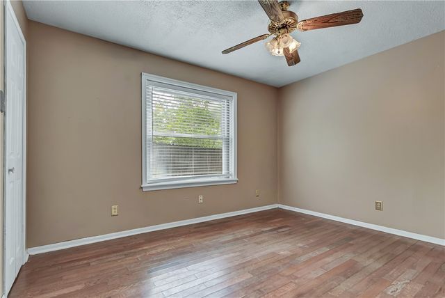 1600 Austin Avenue, College Station, TX 77845