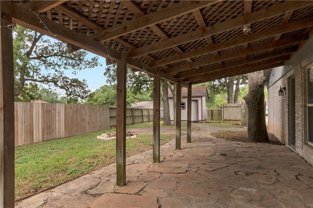 1600 Austin Avenue, College Station, TX 77845