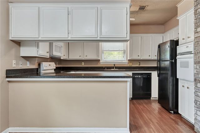 1600 Austin Avenue, College Station, TX 77845