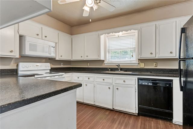 1600 Austin Avenue, College Station, TX 77845