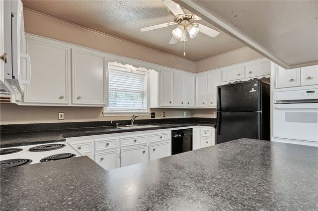 1600 Austin Avenue, College Station, TX 77845