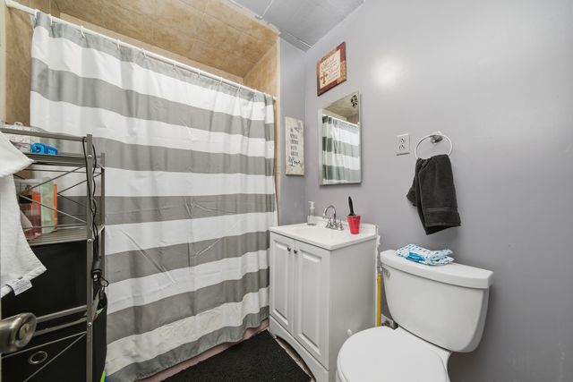 921 N Avers Avenue, Chicago, IL 60651