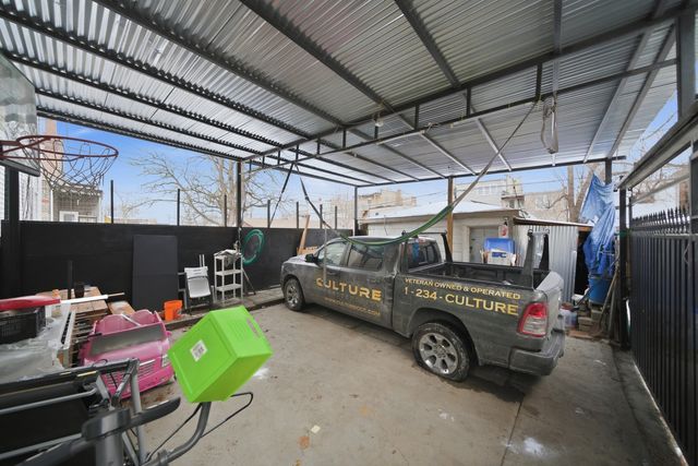 921 N Avers Avenue, Chicago, IL 60651