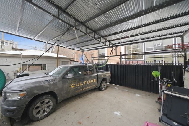 921 N Avers Avenue, Chicago, IL 60651