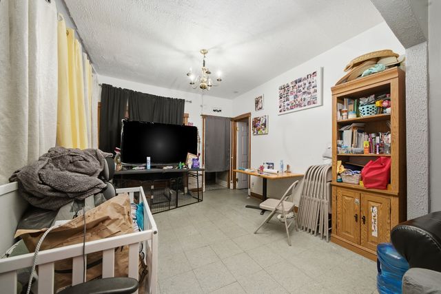 921 N Avers Avenue, Chicago, IL 60651