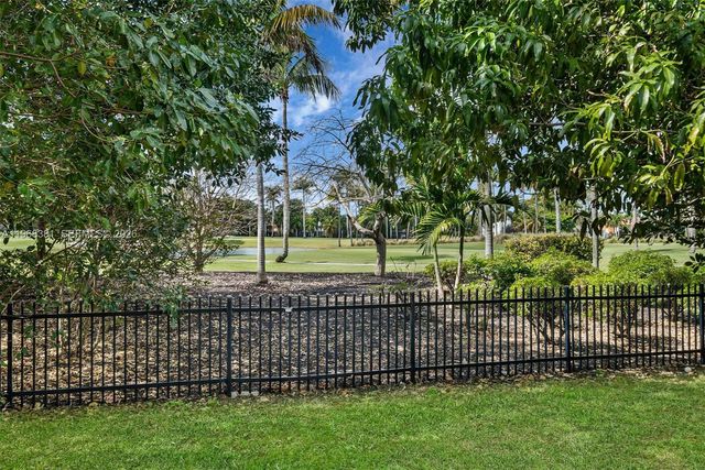 5220 La Gorce Dr, Miami Beach, FL 33140