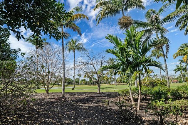 5220 La Gorce Dr, Miami Beach, FL 33140