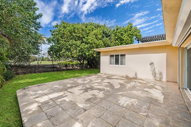 5220 La Gorce Dr, Miami Beach, FL 33140