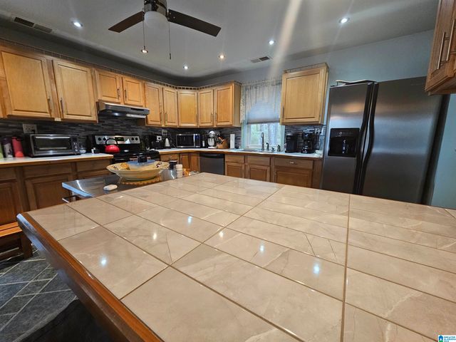 2176 OLD HAYDEN ROAD, Warrior, AL 35180